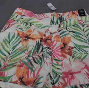 The Maddie Pant 6" short